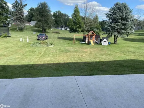 511 N Orchard Street Brooklyn IA 52211