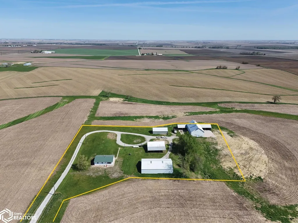 2395 Benton-iowa Road Blairstown IA 52301
