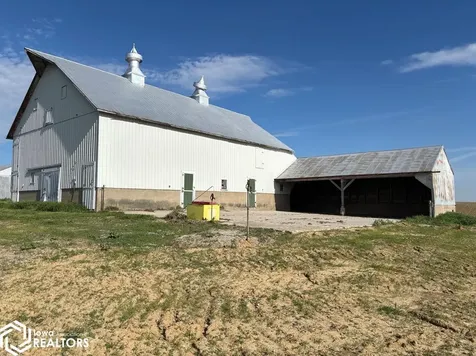 2395 Benton-iowa Road Blairstown IA 52301