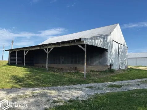 2395 Benton-iowa Road Blairstown IA 52301