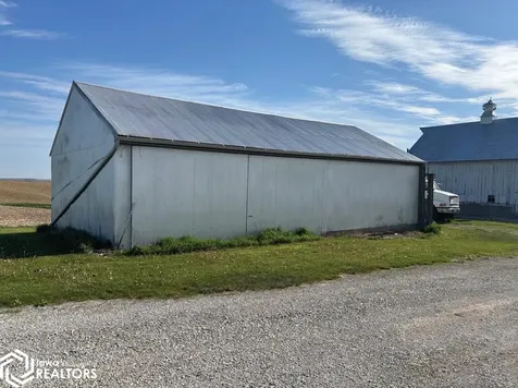 2395 Benton-iowa Road Blairstown IA 52301
