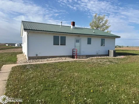 2395 Benton-iowa Road Blairstown IA 52301