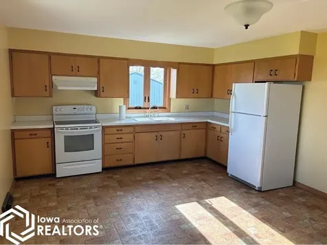 2395 Benton-iowa Road Blairstown IA 52301