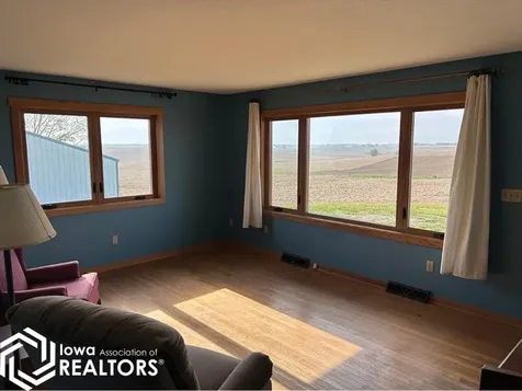 2395 Benton-iowa Road Blairstown IA 52301
