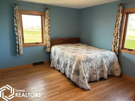 2395 Benton-iowa Road Blairstown IA 52301