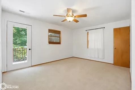 10591 Rolling Hills Drive Burlington IA 52601