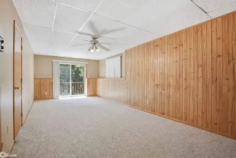 10591 Rolling Hills Drive Burlington IA 52601