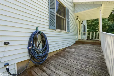 10591 Rolling Hills Drive Burlington IA 52601