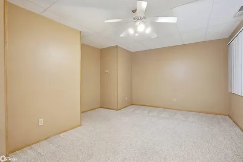 10591 Rolling Hills Drive Burlington IA 52601
