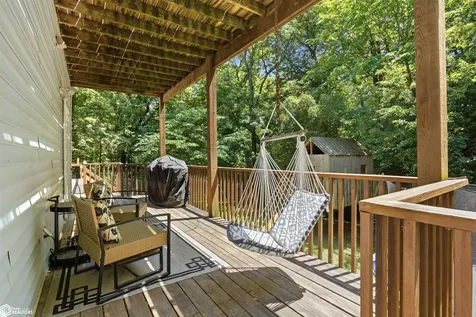 10591 Rolling Hills Drive Burlington IA 52601