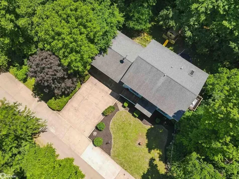 10591 Rolling Hills Drive Burlington IA 52601