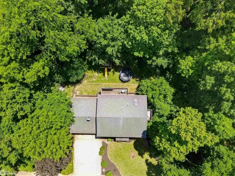 10591 Rolling Hills Drive Burlington IA 52601