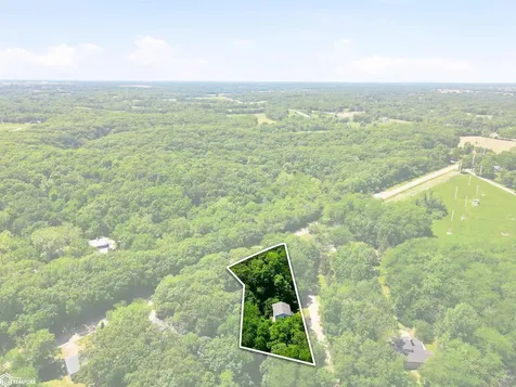 10591 Rolling Hills Drive Burlington IA 52601