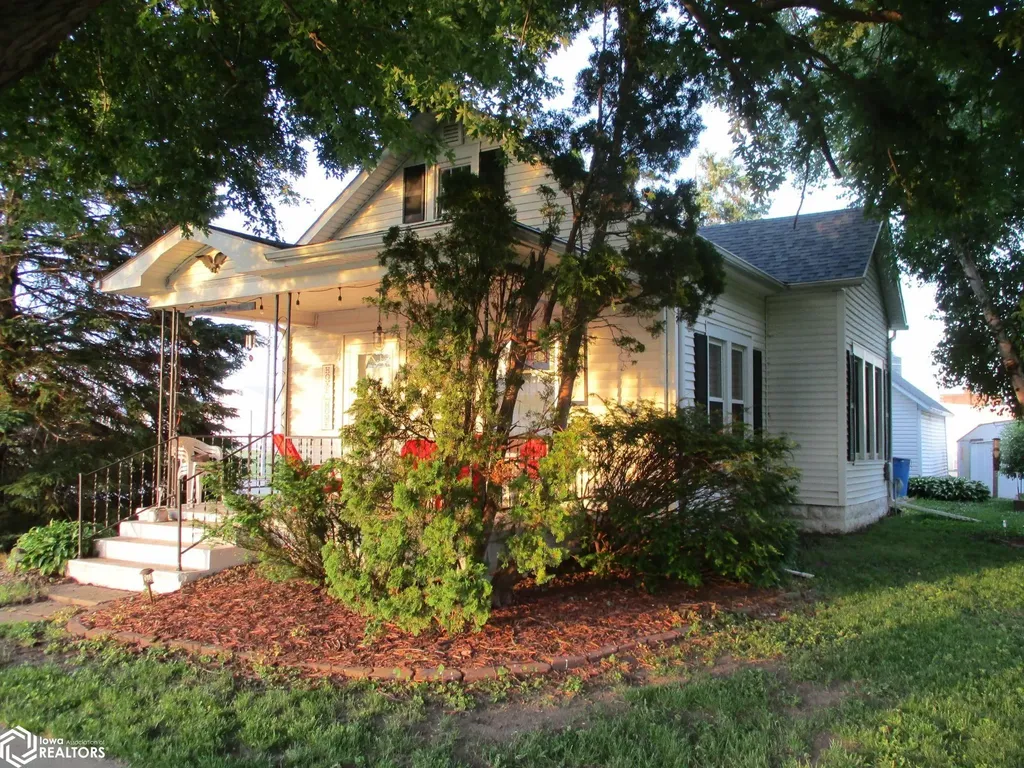302 Tilford Street Dysart IA 52224