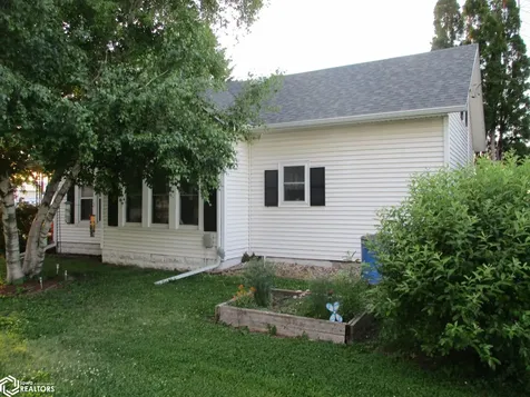 302 Tilford Street Dysart IA 52224