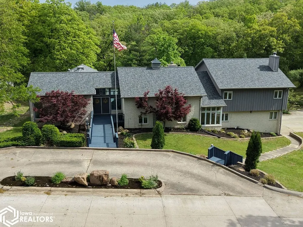53 Woodshire Drive Ottumwa IA 52501