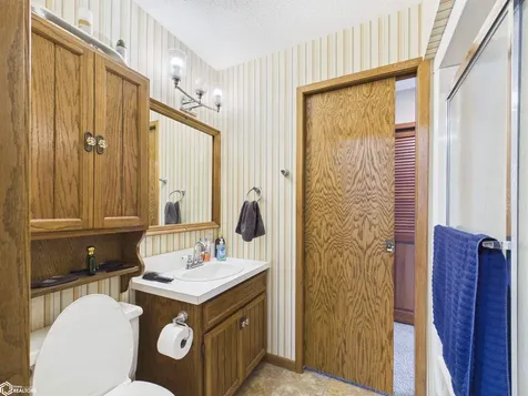 53 Woodshire Drive Ottumwa IA 52501
