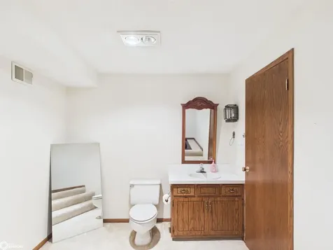 53 Woodshire Drive Ottumwa IA 52501