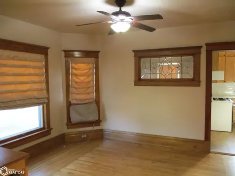609 Crisman Street Dysart IA 52224