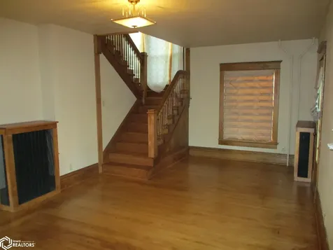609 Crisman Street Dysart IA 52224