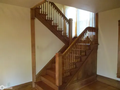 609 Crisman Street Dysart IA 52224