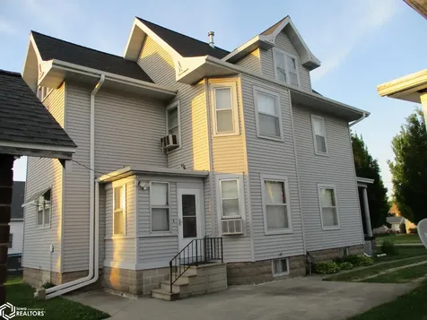 609 Crisman Street Dysart IA 52224
