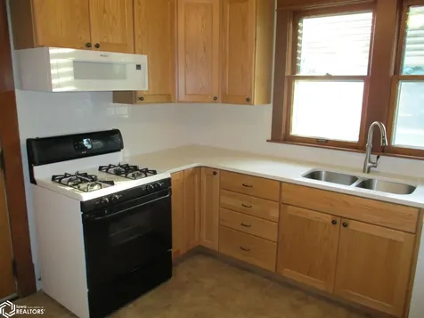 609 Crisman Street Dysart IA 52224