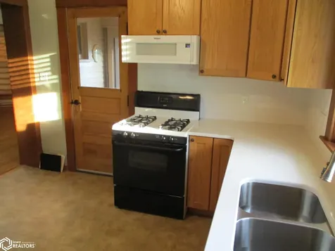 609 Crisman Street Dysart IA 52224