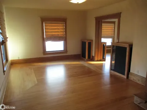 609 Crisman Street Dysart IA 52224