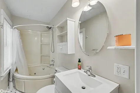 605 Jerome Street Marshalltown IA 50158