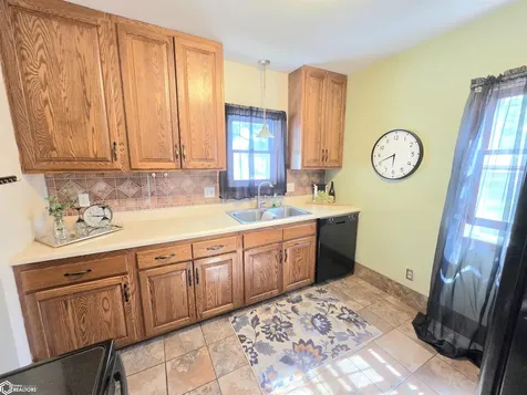 1016 E State Street Mason City IA 50401