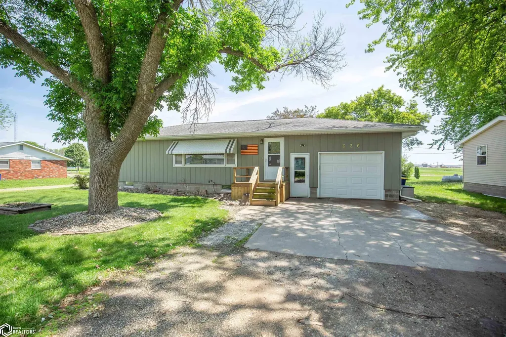 636 Way Avenue Woden IA 50484