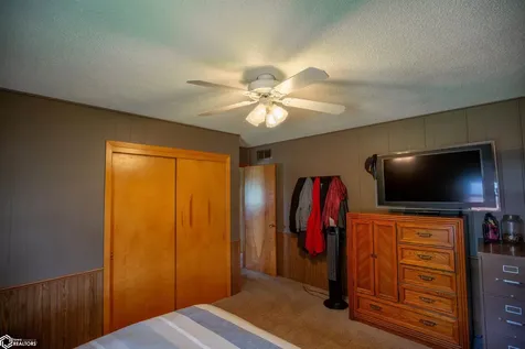 636 Way Avenue Woden IA 50484