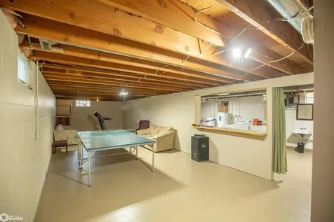 636 Way Avenue Woden IA 50484