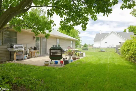 1716 Hillary Burlington IA 52601