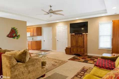1716 Hillary Burlington IA 52601