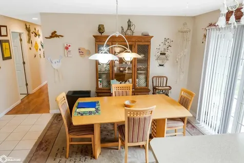 1716 Hillary Burlington IA 52601
