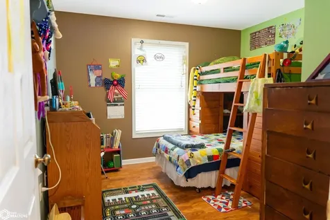 1716 Hillary Burlington IA 52601