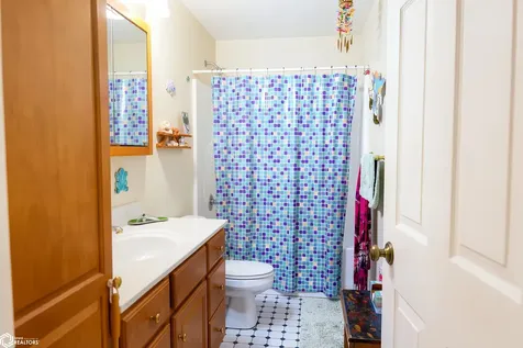 1716 Hillary Burlington IA 52601