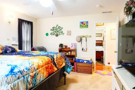 1716 Hillary Burlington IA 52601