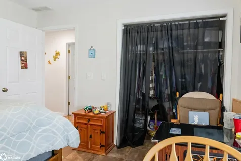 1716 Hillary Burlington IA 52601