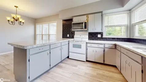 800 E Broadway Avenue Fairfield IA 52556
