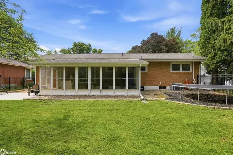 2716 Division Street Burlington IA 52601