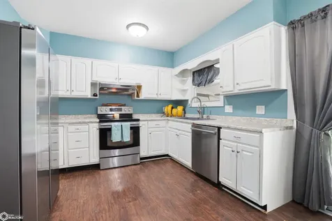 2716 Division Street Burlington IA 52601