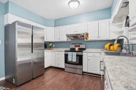 2716 Division Street Burlington IA 52601