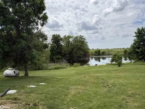 11059 Violet Avenue Stockport IA 52651