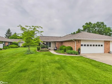 1706 -C Linden Drive Fairfield IA 52556
