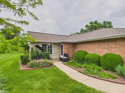1706 -C Linden Drive Fairfield IA 52556