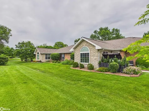 1706 -C Linden Drive Fairfield IA 52556