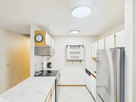 1706 -C Linden Drive Fairfield IA 52556